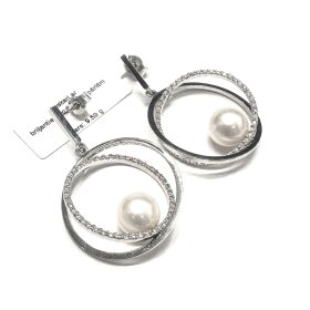 Auskari ar briljantiem (0.37 ct), kultivētām pērlēm 911-0763.