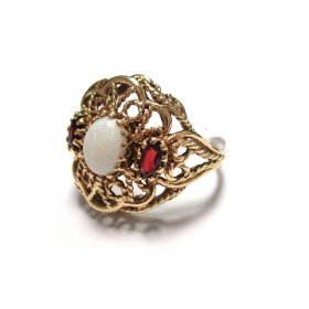 Gredzens ar opālu un granātiem 390-3463