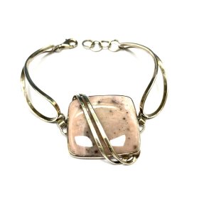 Aproce 483-8363 rezervēta līdz 07.04.26