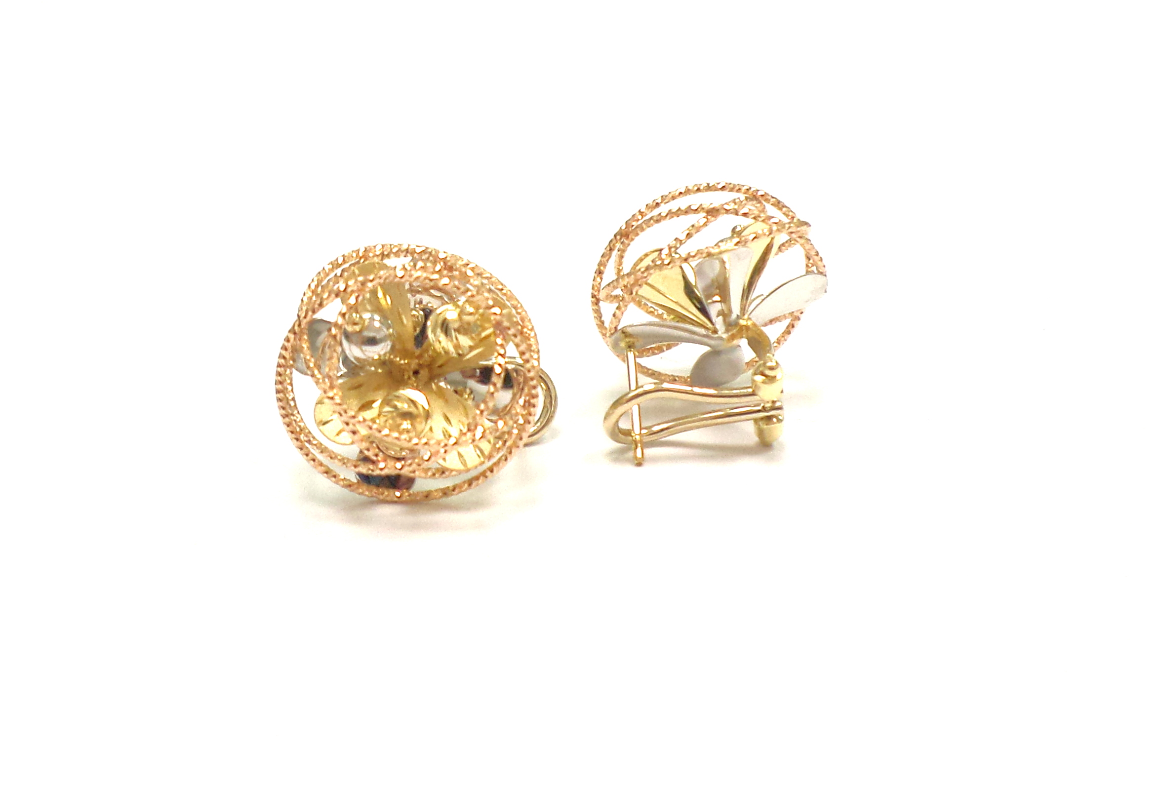 Auskari 19212-11519rezervēts līdz 10.01)