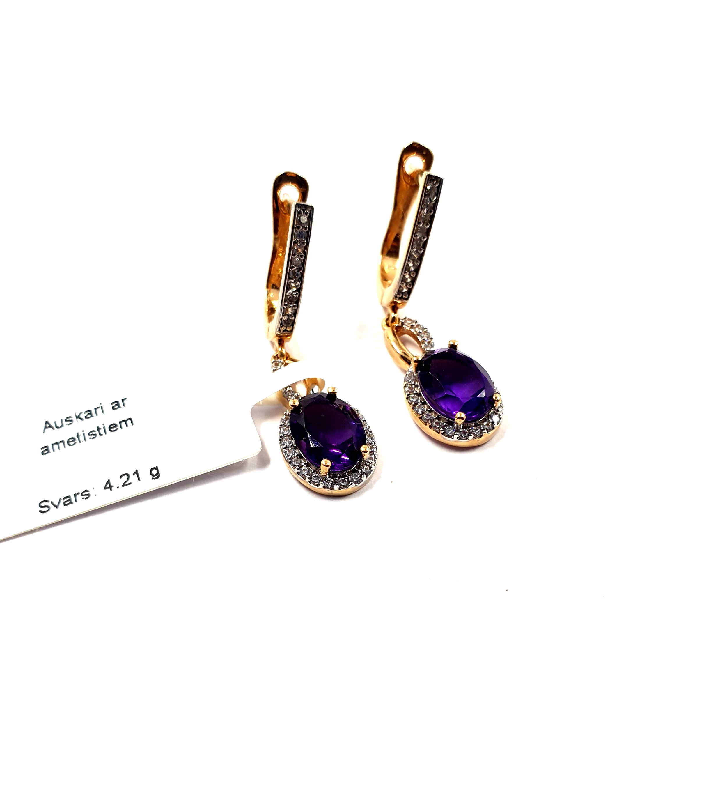 Auskari ar ametistiem 1032-1453