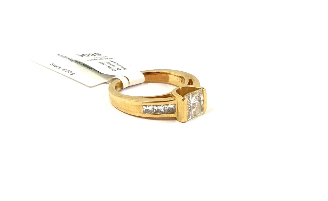 Gredzens ar sintētiskajiem moisanītiem 2024g1-0951