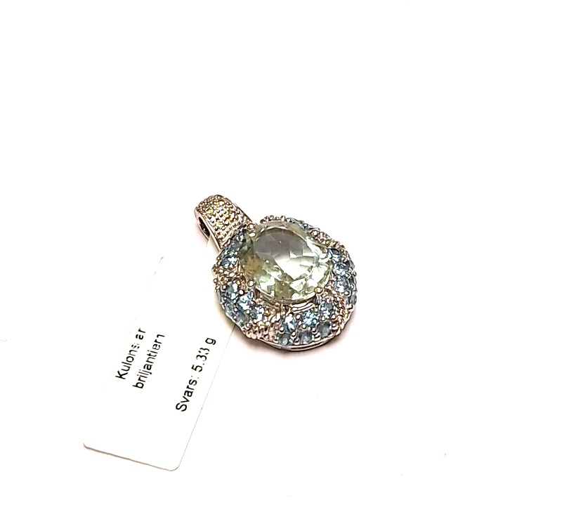 Kulons ar briljantiem (0.06 ct.) 2483-3053