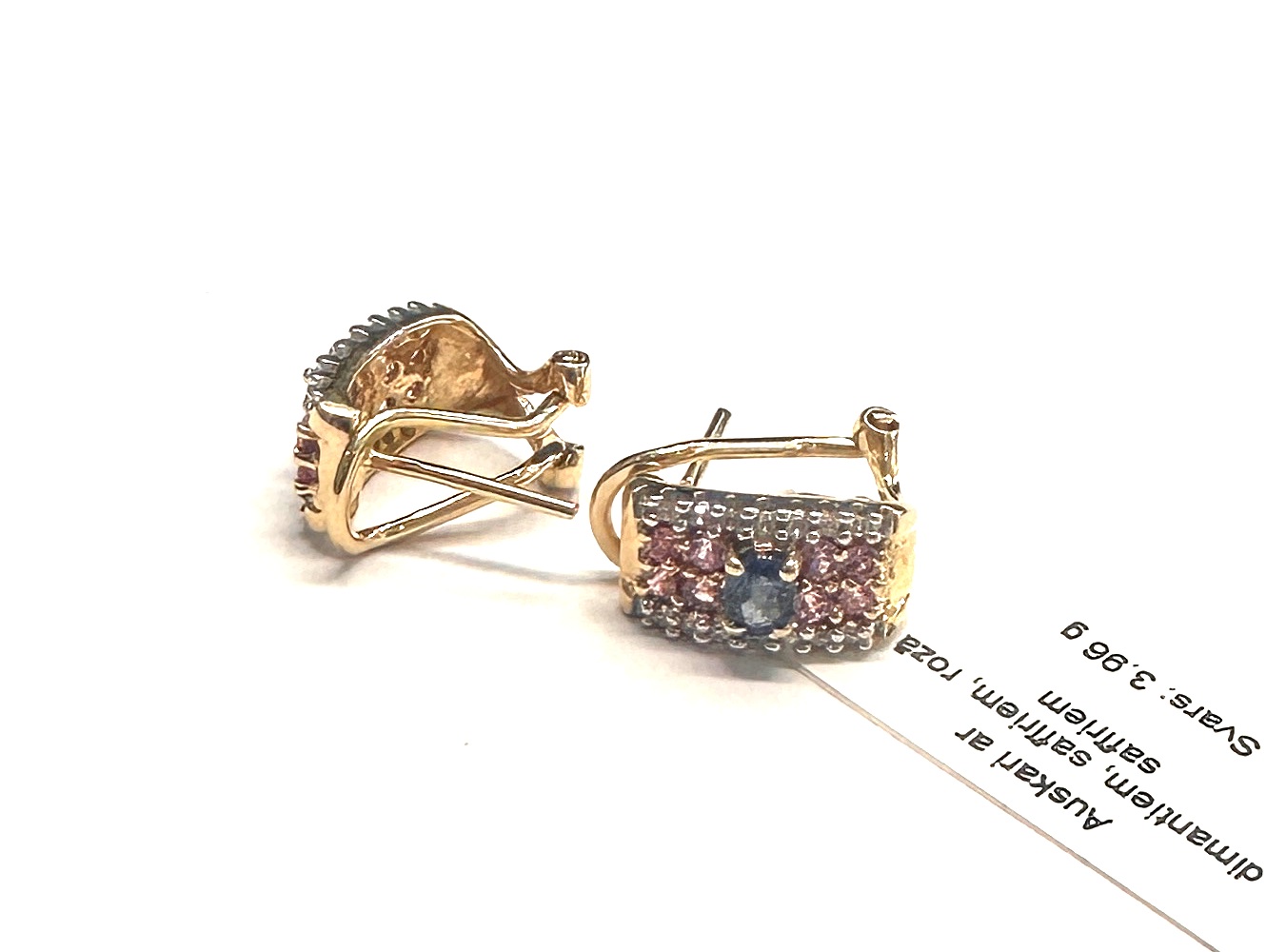 Auskari ar dimantiem (0.09ct), safīriem (0.66 ct) 742-0763. Rezervēts līdz 28.02.2026