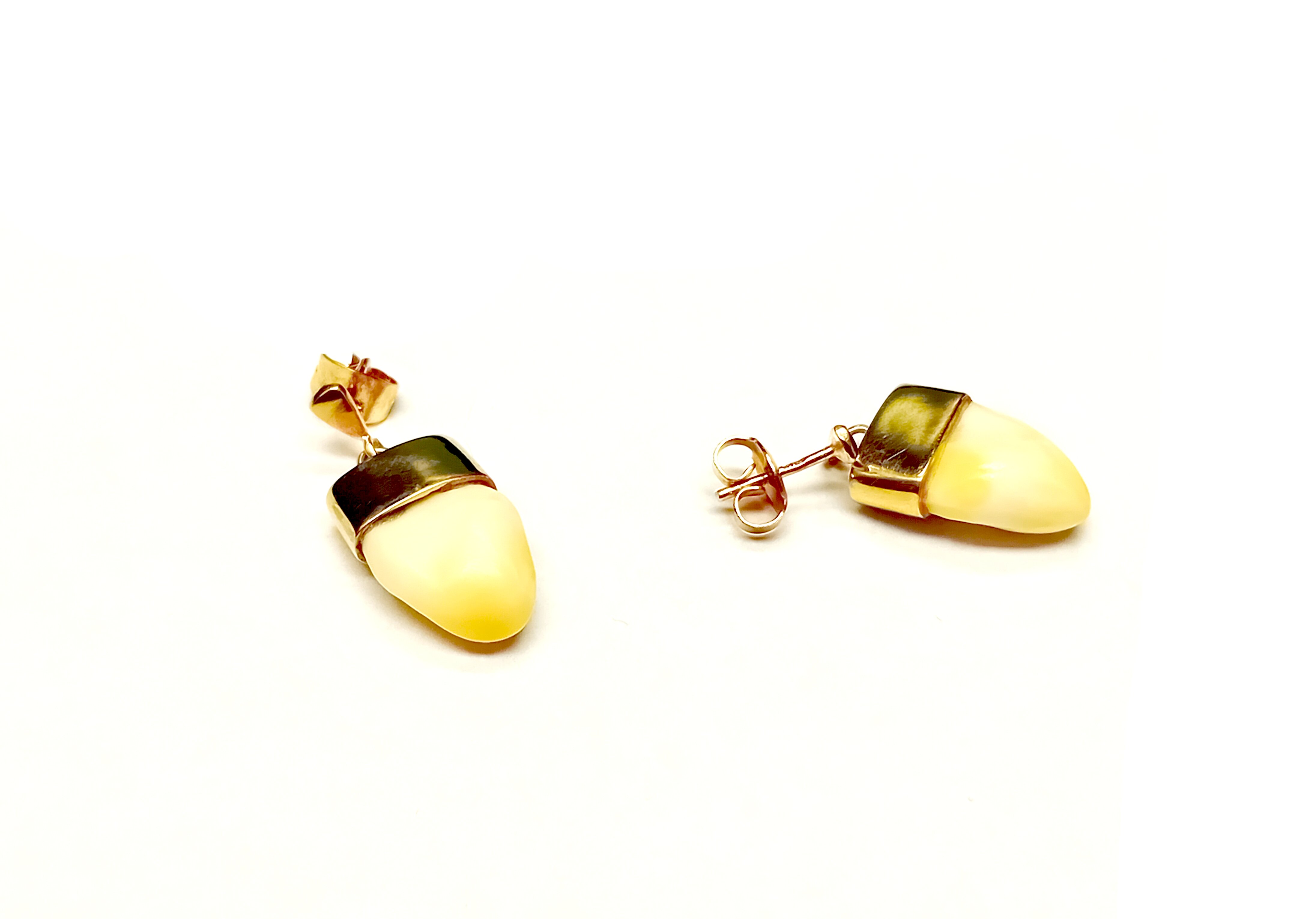 Auskari ar kaulu 152-5063