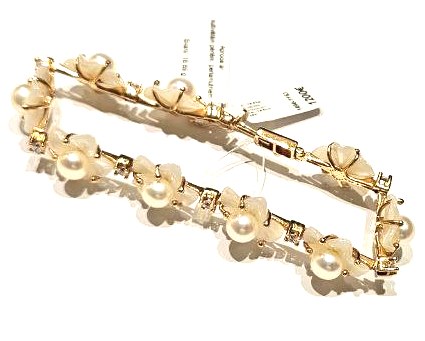 Aproce ar kultivētām pērlēm, perlamutriem 1490-1163