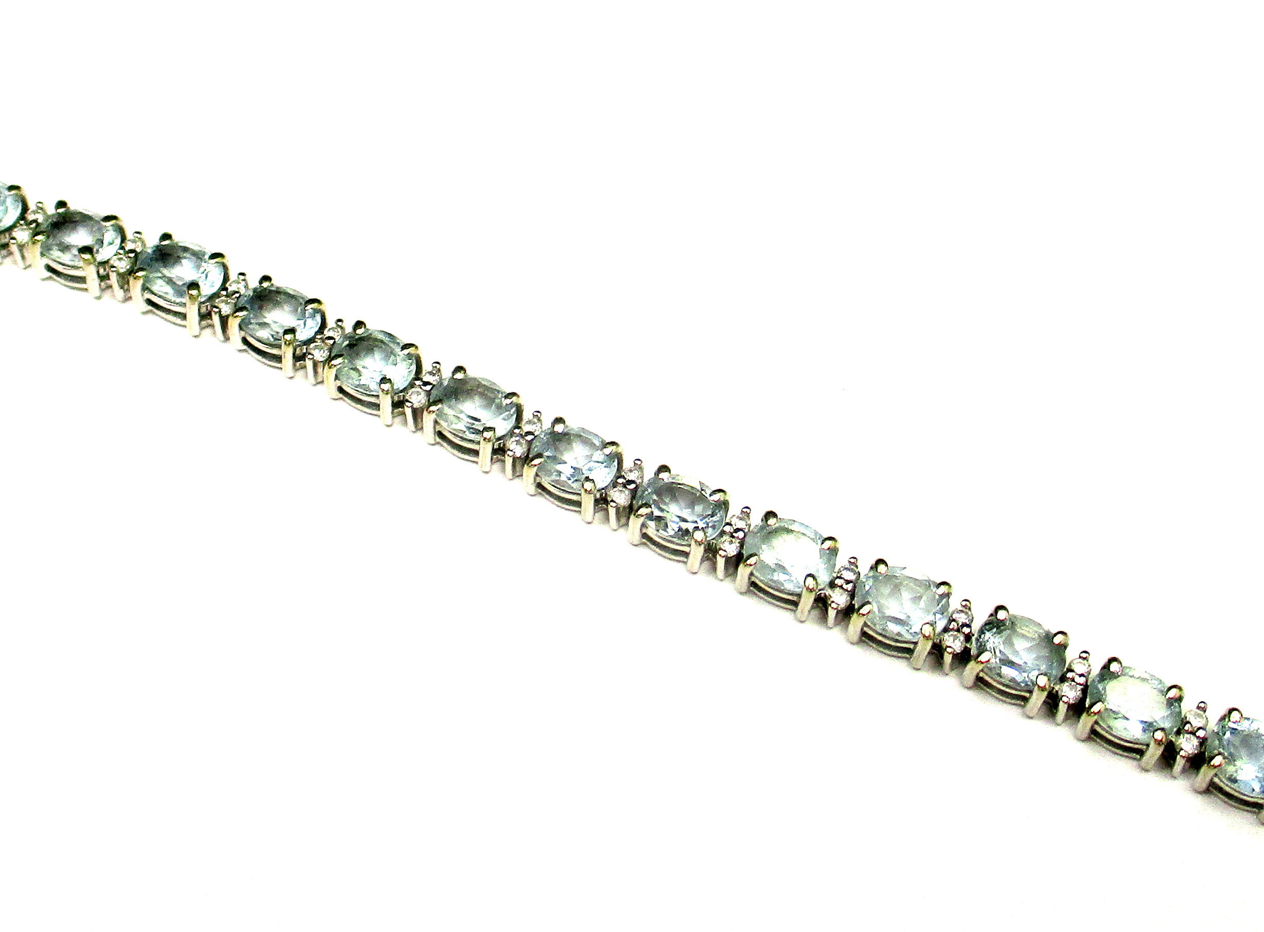 Aproce ar briljantiem (0.27 ct), akvamarīniem 2853-5253