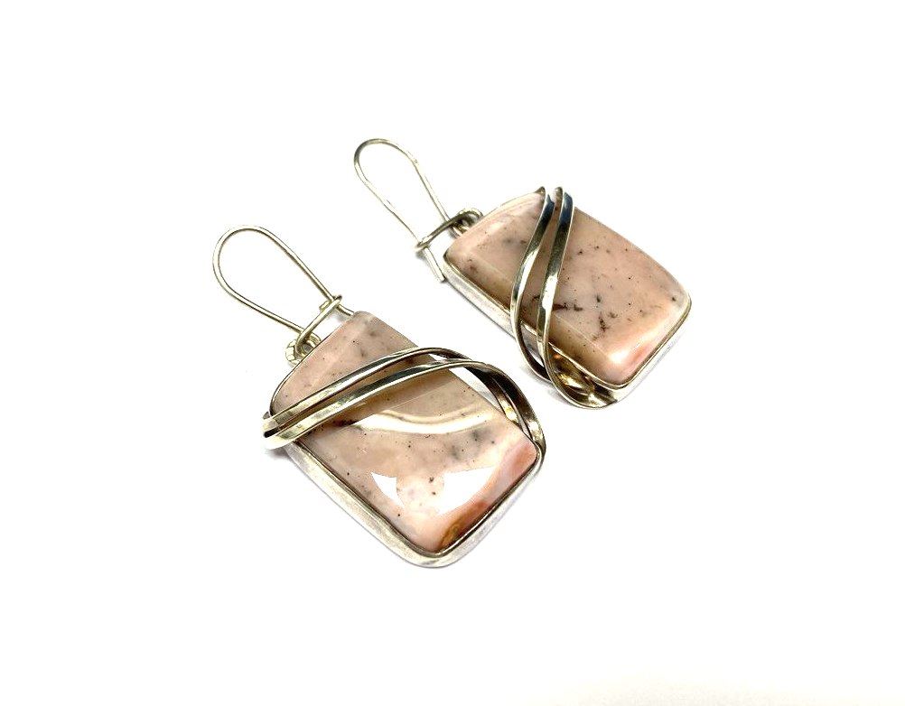 Auskari 482-8363 rezervēti līdz 07.04.26