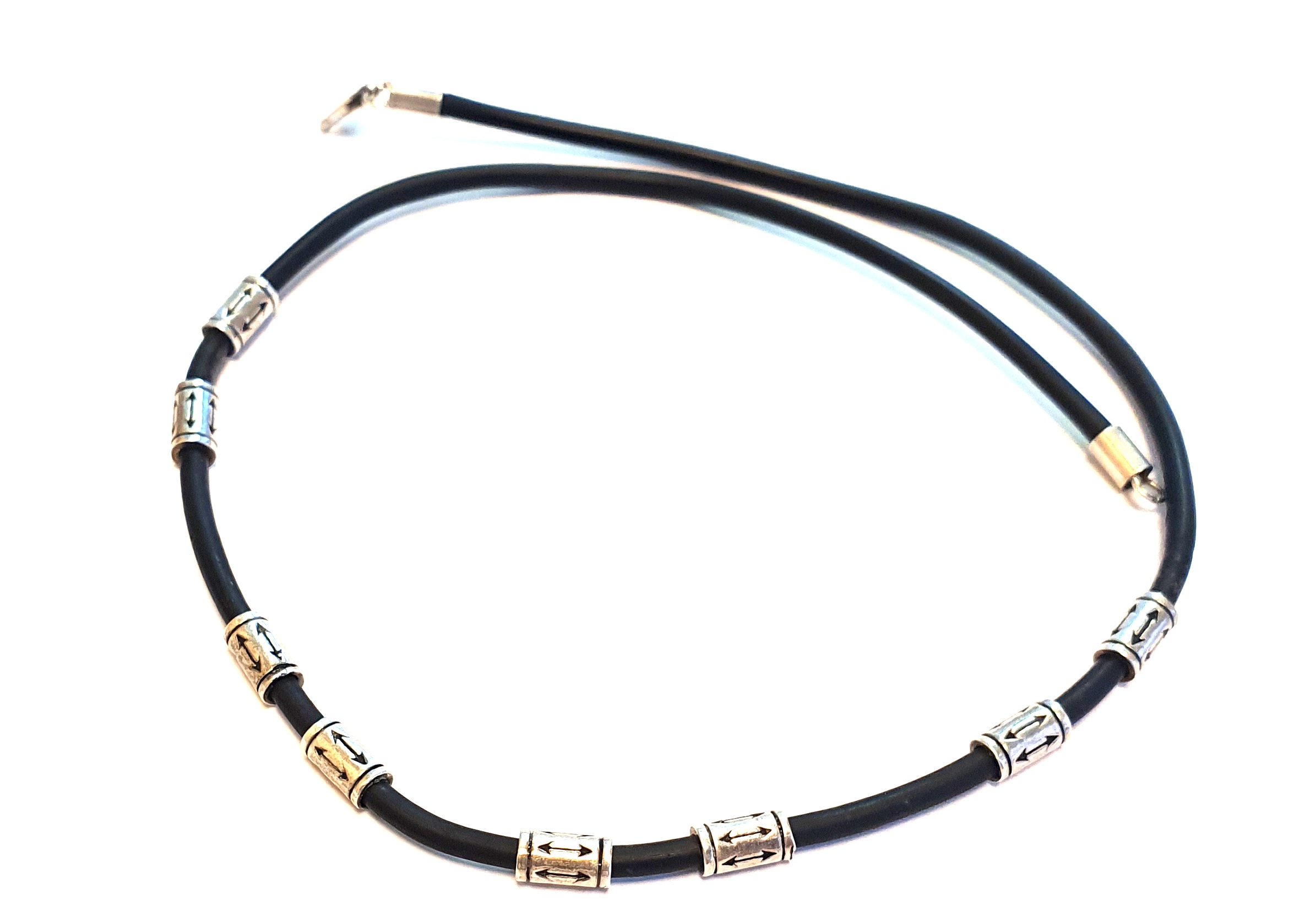 Kaučuka šņori ar sudraba ieliktniem 1131-0663