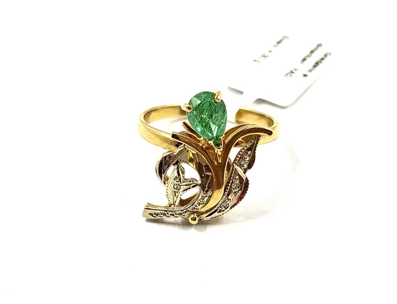 Gredzens ar briljantiem (0.04 ct) un sintetisko smaragdu  760-0861