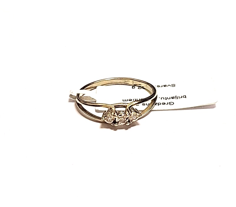 Gredzens ar briljantu un dimantiem (0.12 ct.) 1712-4653