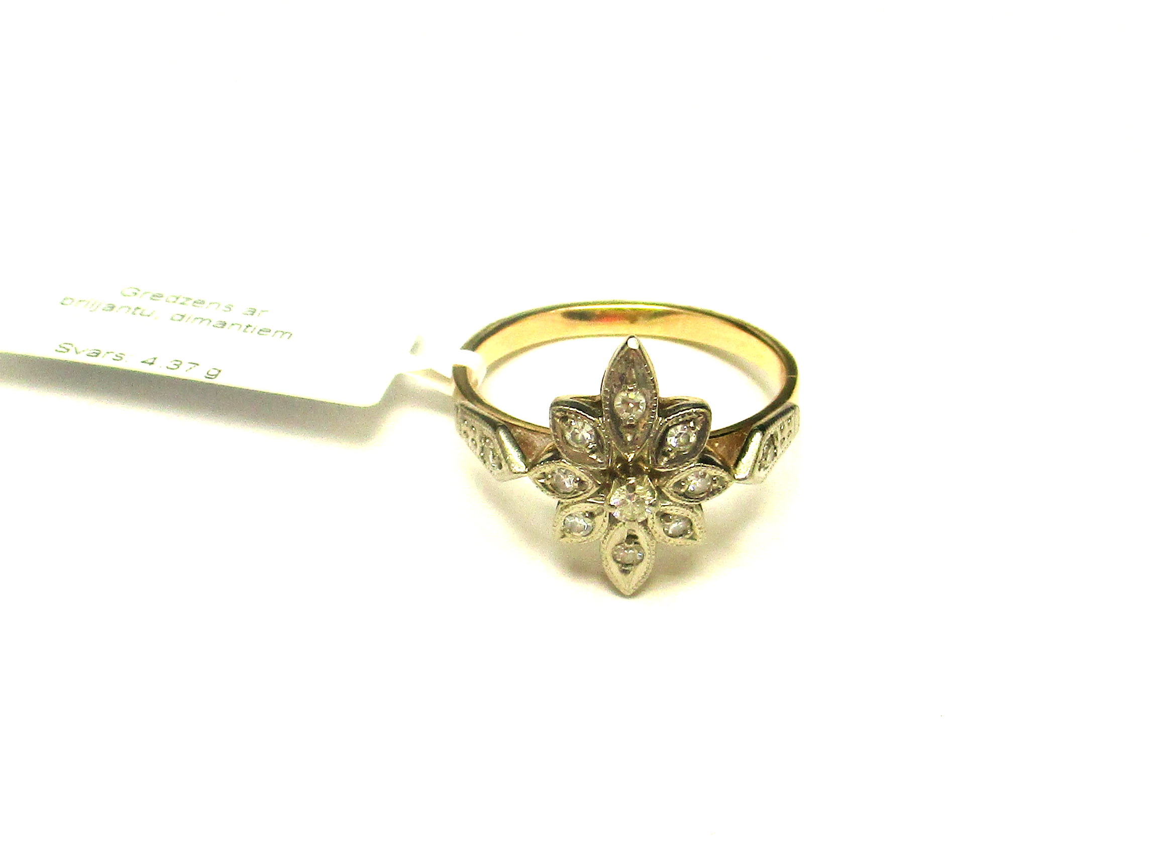 Gredzens ar briljantu(0.03 ct), dimantiem (0.10ct) 961-5263 (rezerv;ets līdz 20.06.)