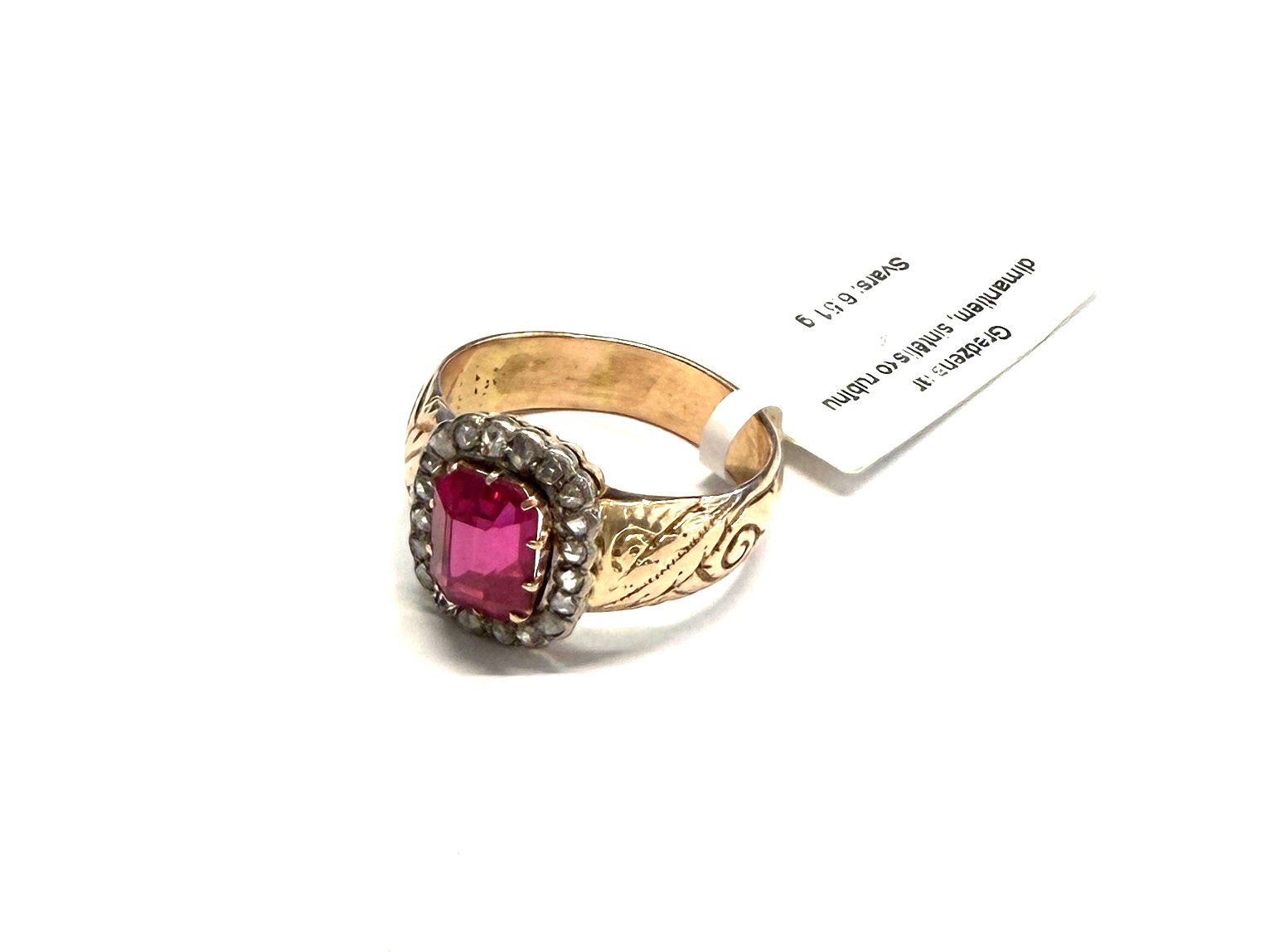 Gredzens ar dimantiem (0.14ct), sintētisko rubīnu 1882-0763