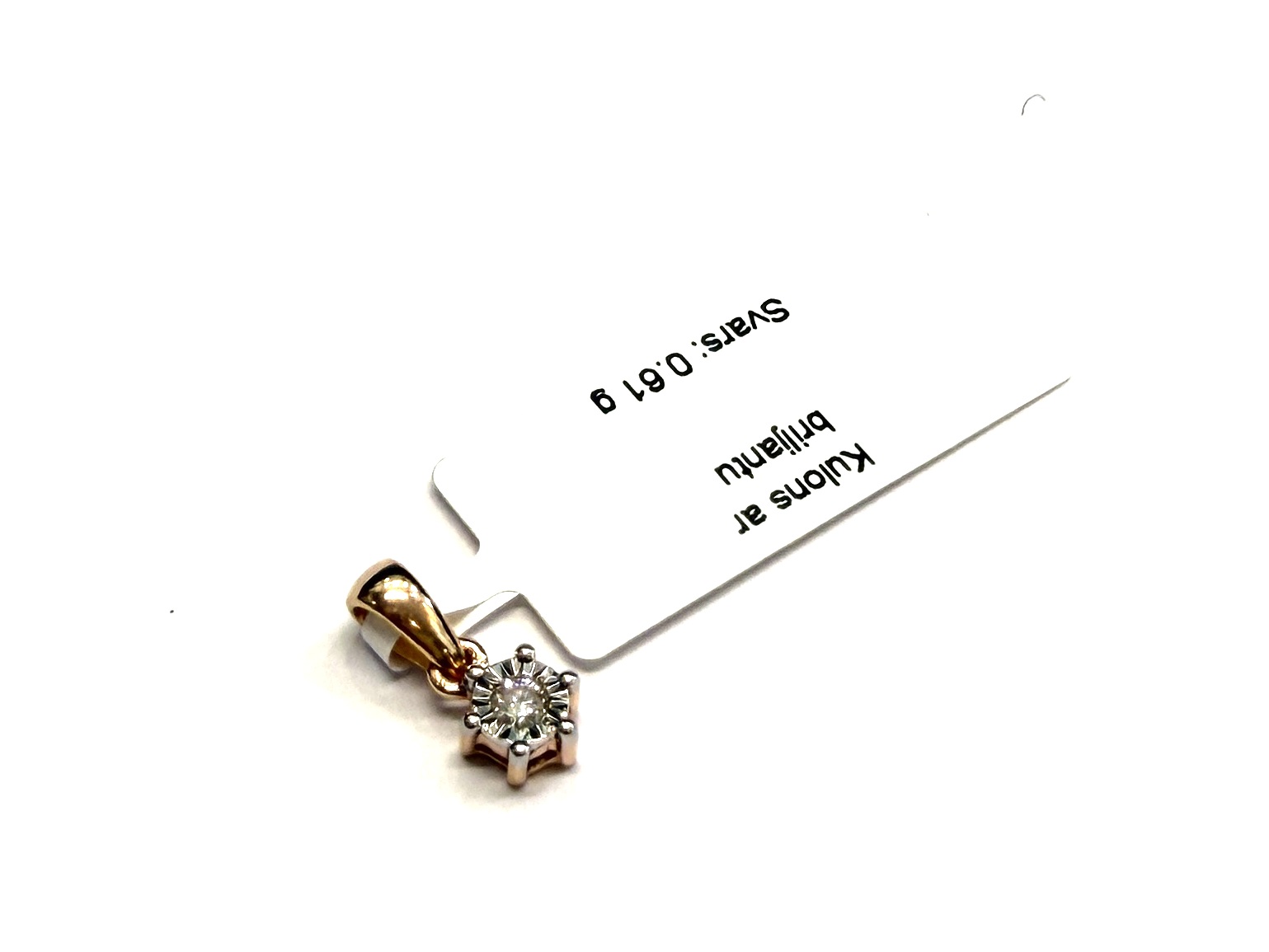 Kulons ar briljantu (0.04 ct) 10161-0761. Rezervēts līda 19.07.2026