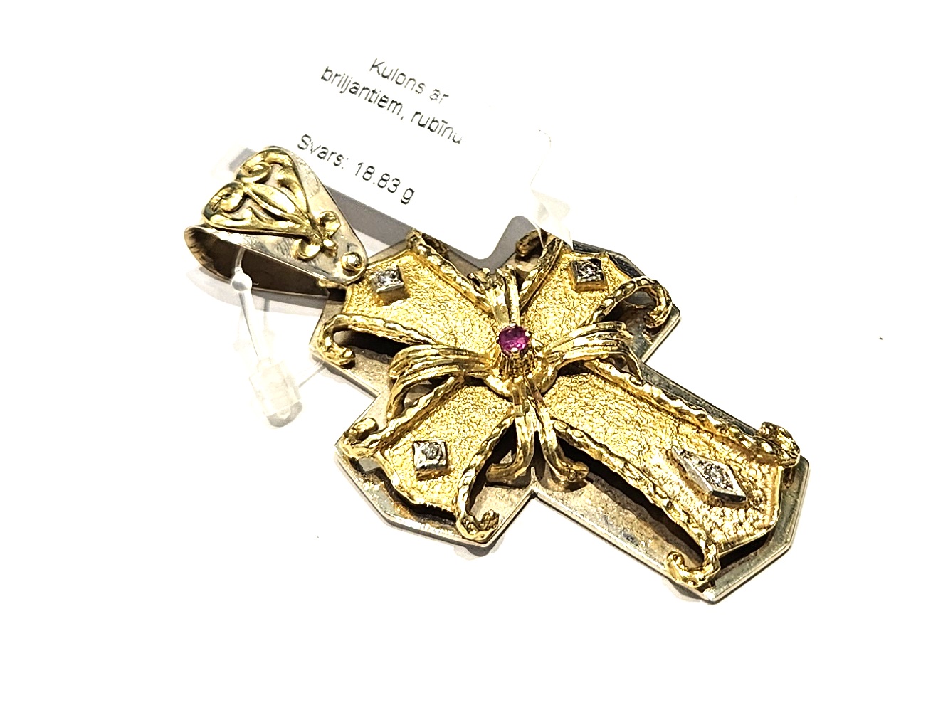 Kulons ar briljantiem (0.12 ct), rubīnu (0.05 ct) 541g1-8161