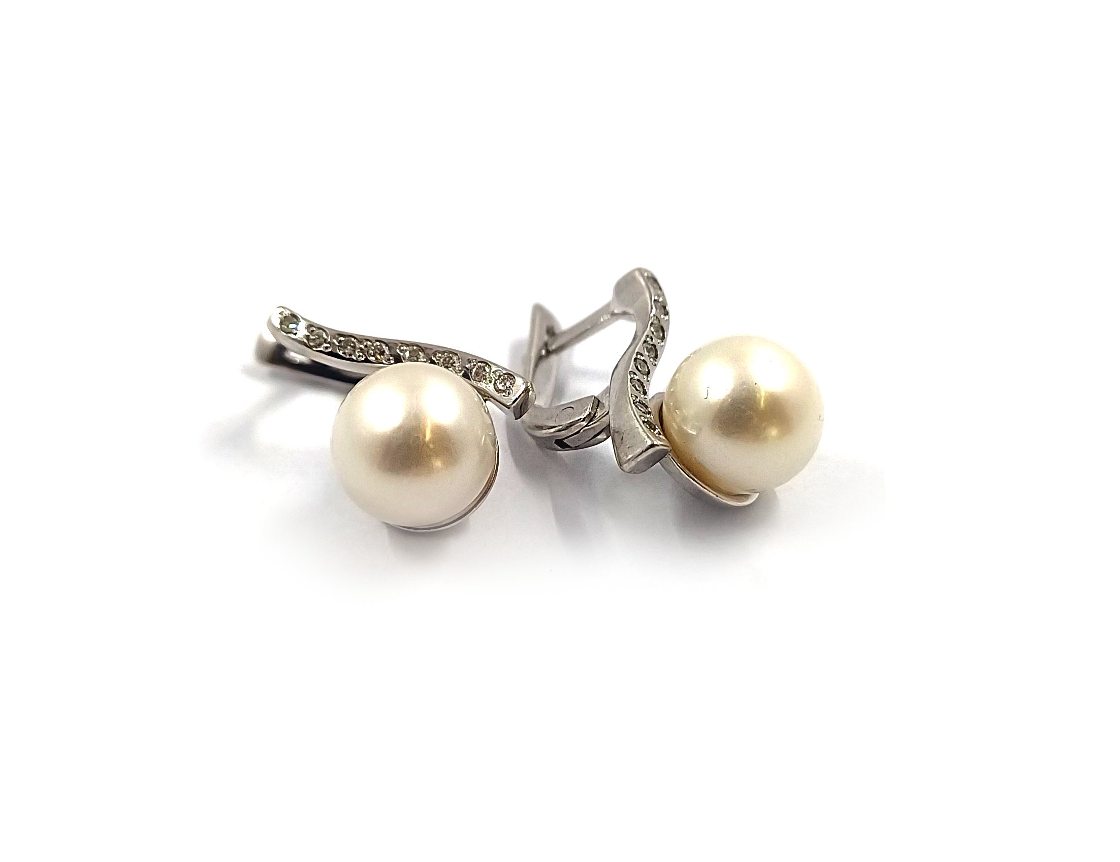 Auskari ar briljantiem (0.08ct), kultivētām pērlēm 2870-08631